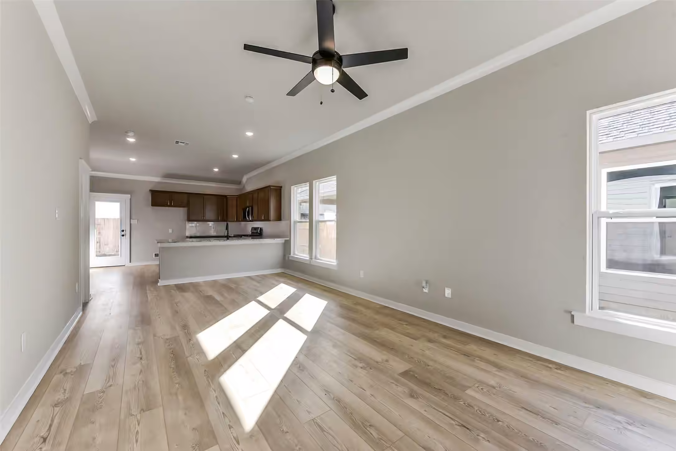 Photo 5 of 21107 Autumn Heights, Rosharon, TX