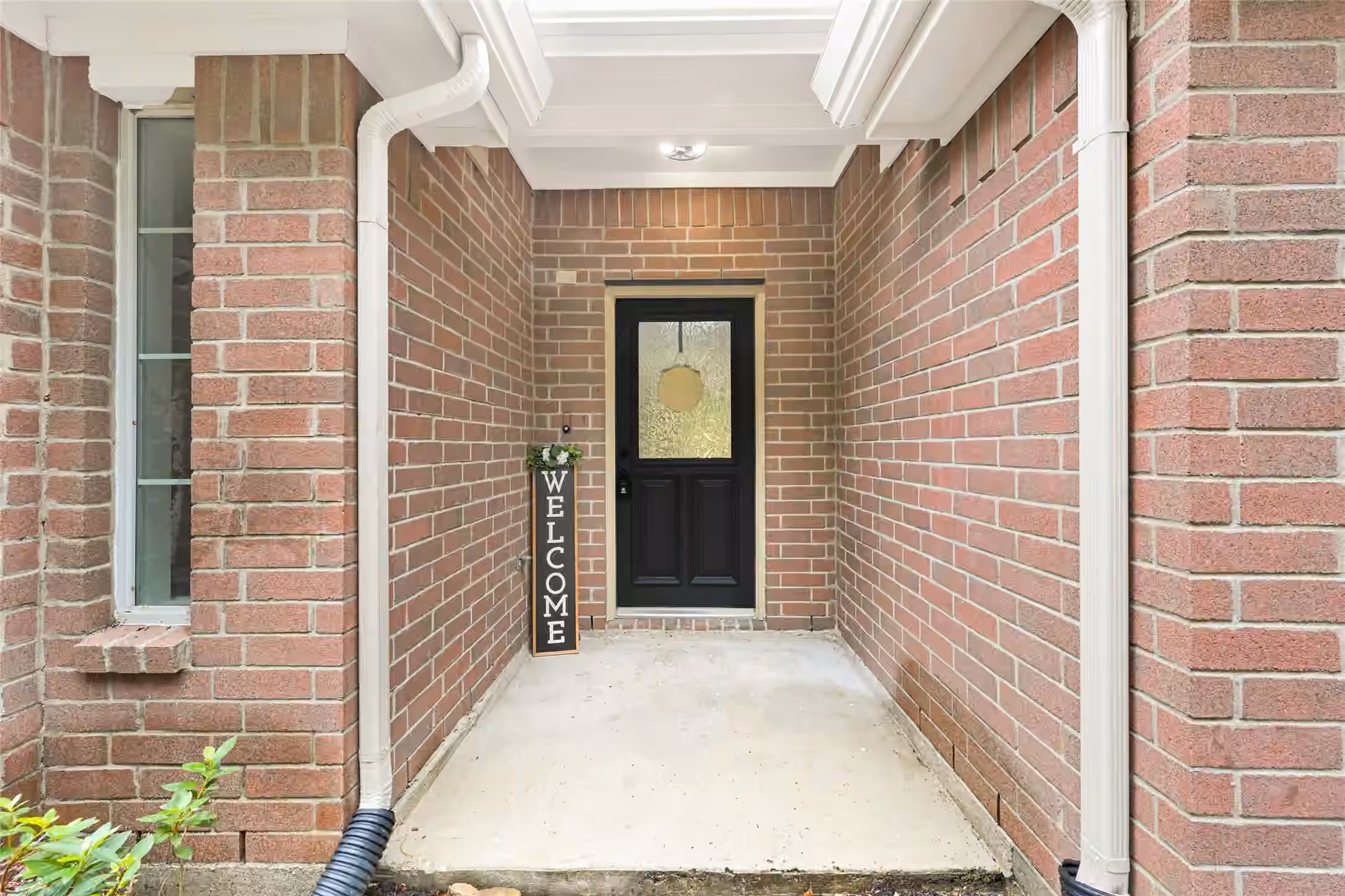 Photo 3 of 5505 Savannah Woods Lane, Rosharon, TX