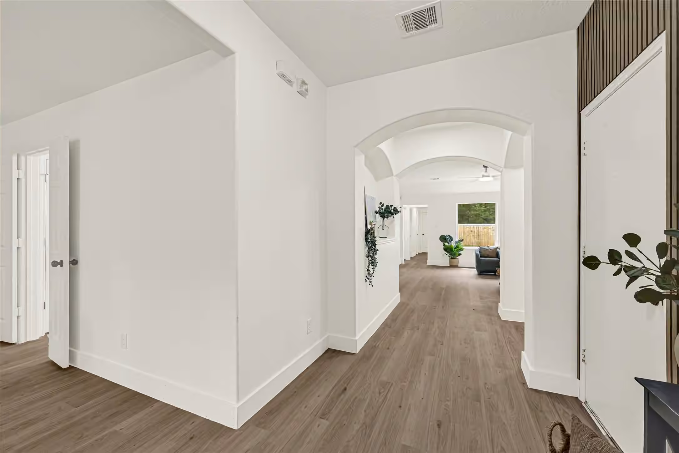Photo 5 of 5505 Savannah Woods Lane, Rosharon, TX