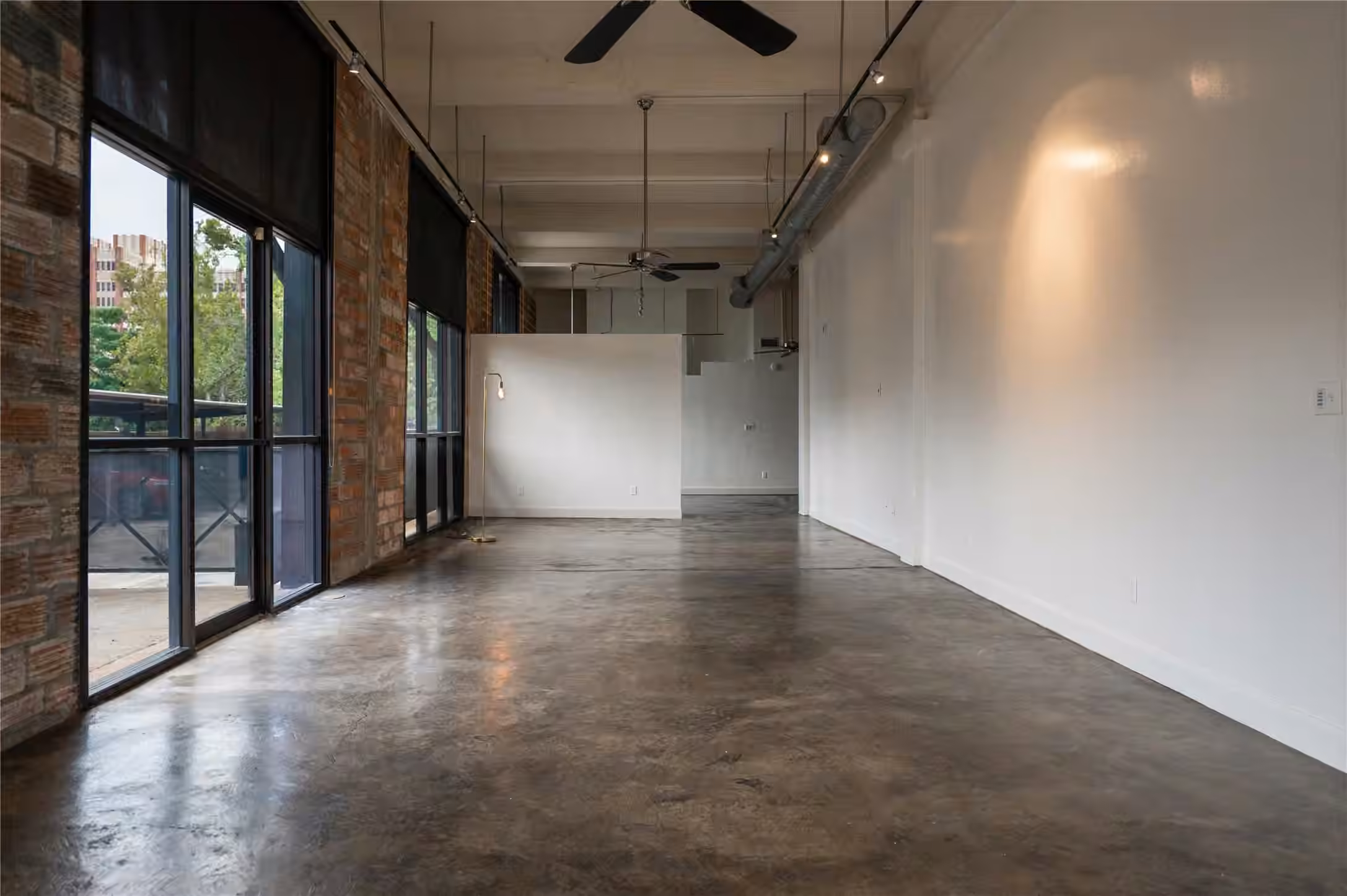 Photo 2 of 915 N San Jacinto Street 1AB, Houston, TX