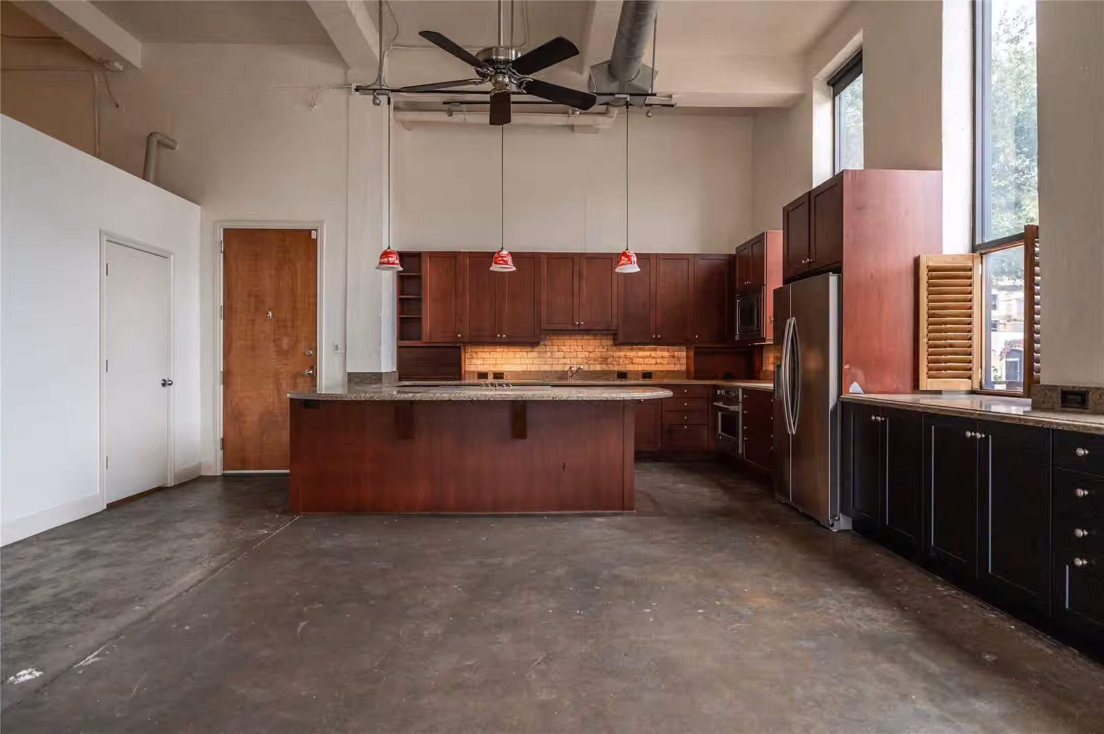 Photo 3 of 915 N San Jacinto Street 1AB, Houston, TX