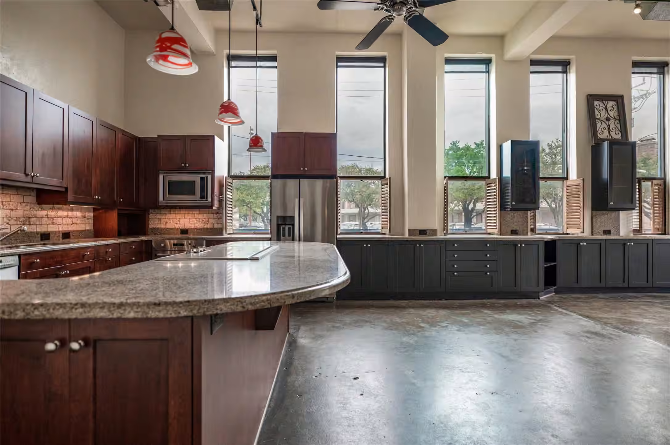 Photo 4 of 915 N San Jacinto Street 1AB, Houston, TX