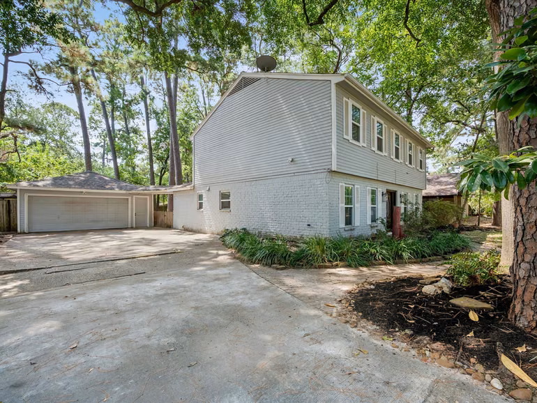 Photo 5 of 6515 Apple Valley Lane, Houston, TX