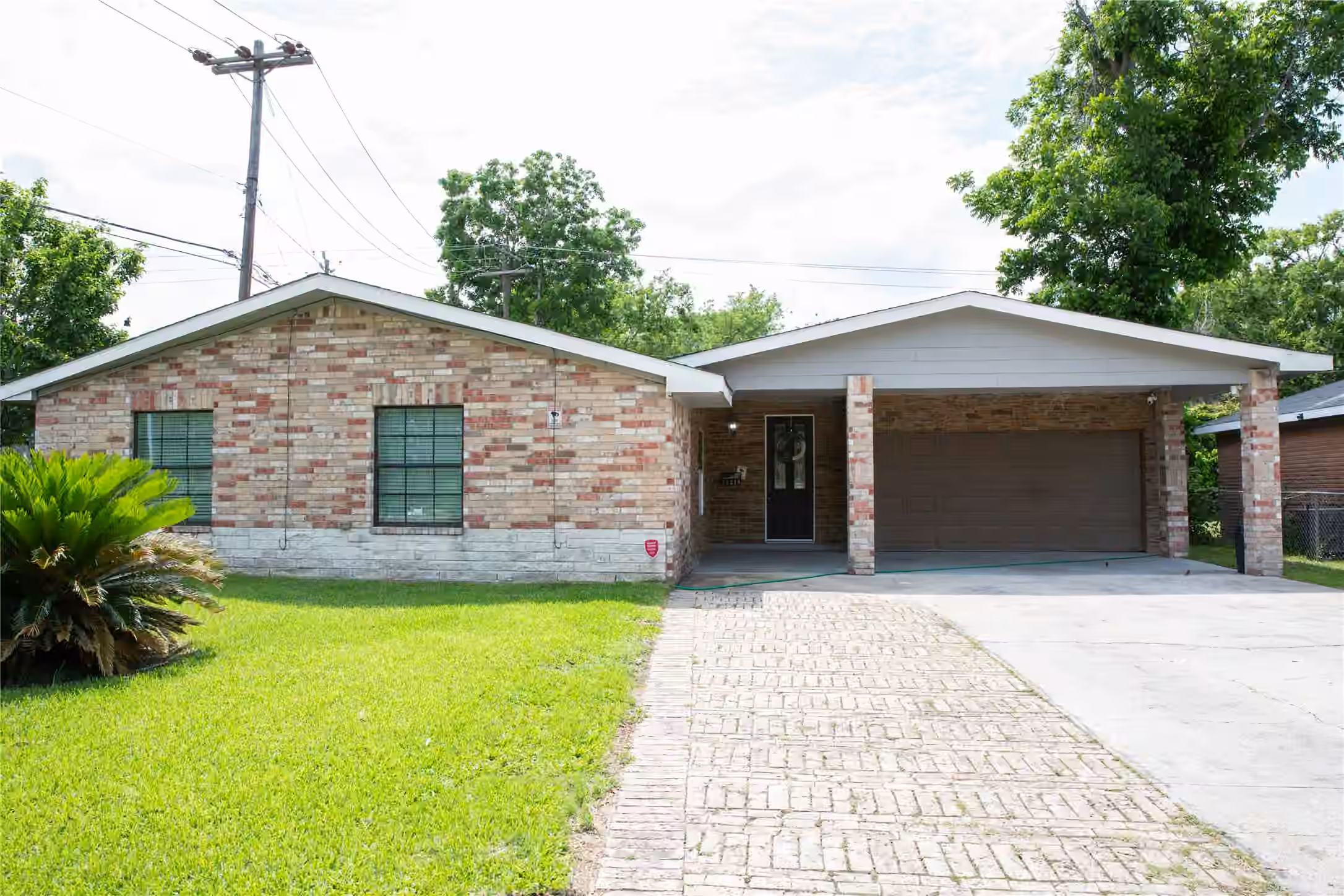 Photo of 12218 Hillcroft Street, Houston, TX