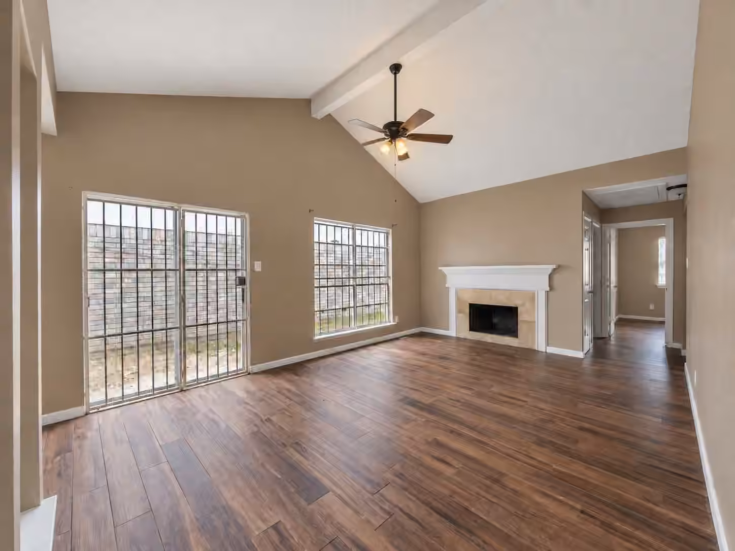 Photo 5 of 2026 Greencourt Drive, Missouri City, TX