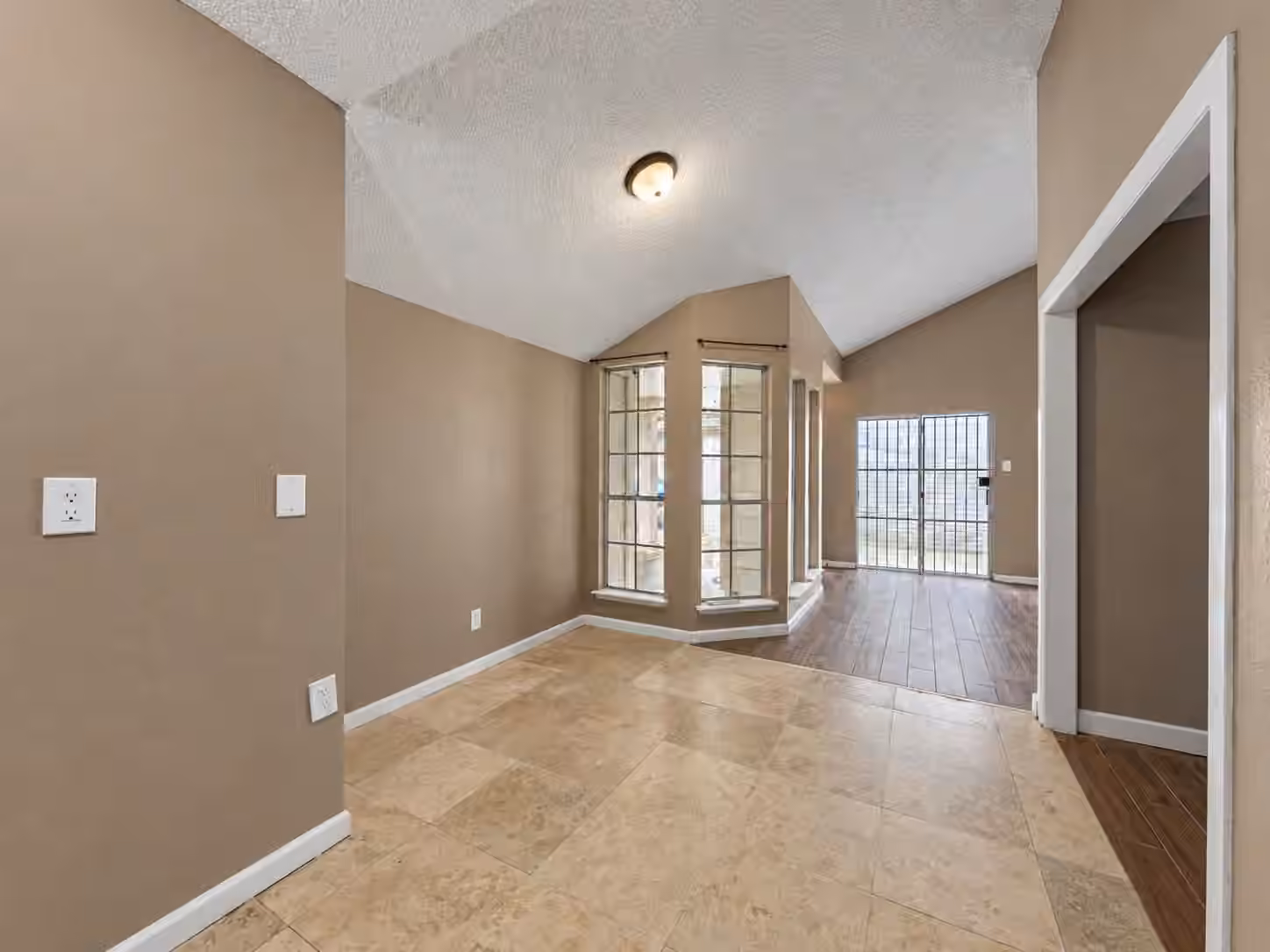 Photo 6 of 2026 Greencourt Drive, Missouri City, TX