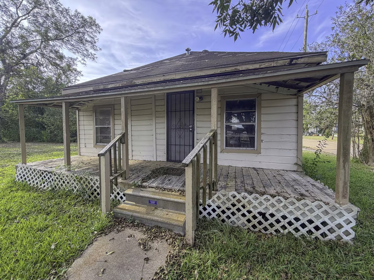 Photo of 702 Mattie Street, Wharton, TX 77488