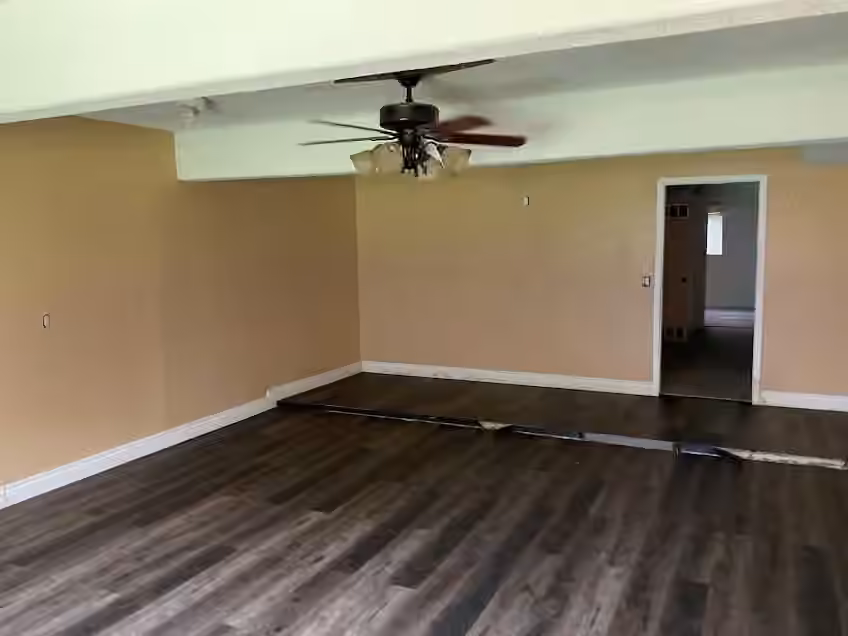 Photo 3 of 543 Bluebonnet Drive, Freeport, TX