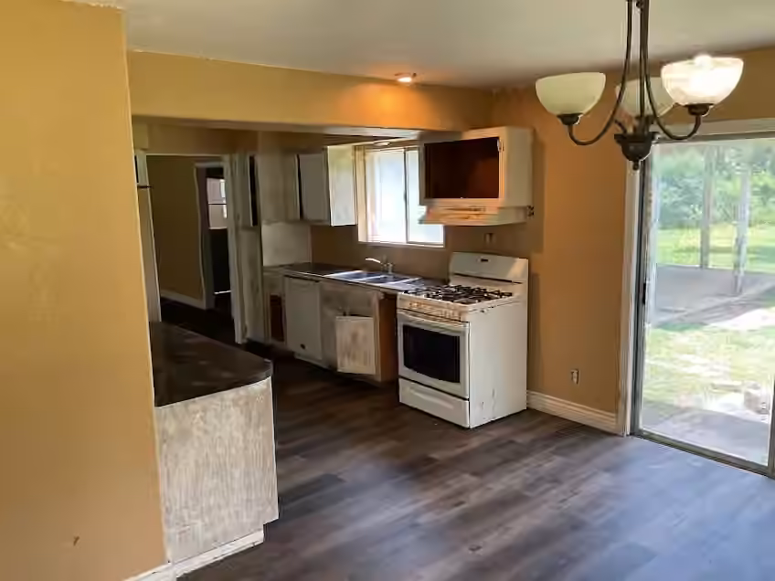 Photo 5 of 543 Bluebonnet Drive, Freeport, TX