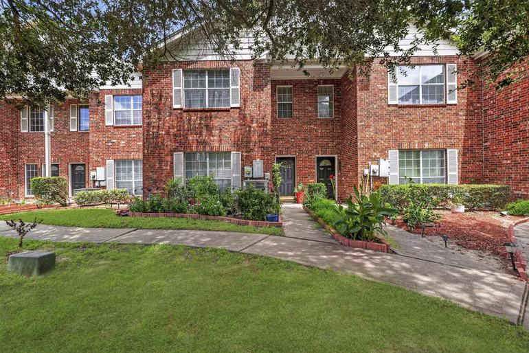 Photo of 13673 Garden Grove Court 275, Houston, TX 77082