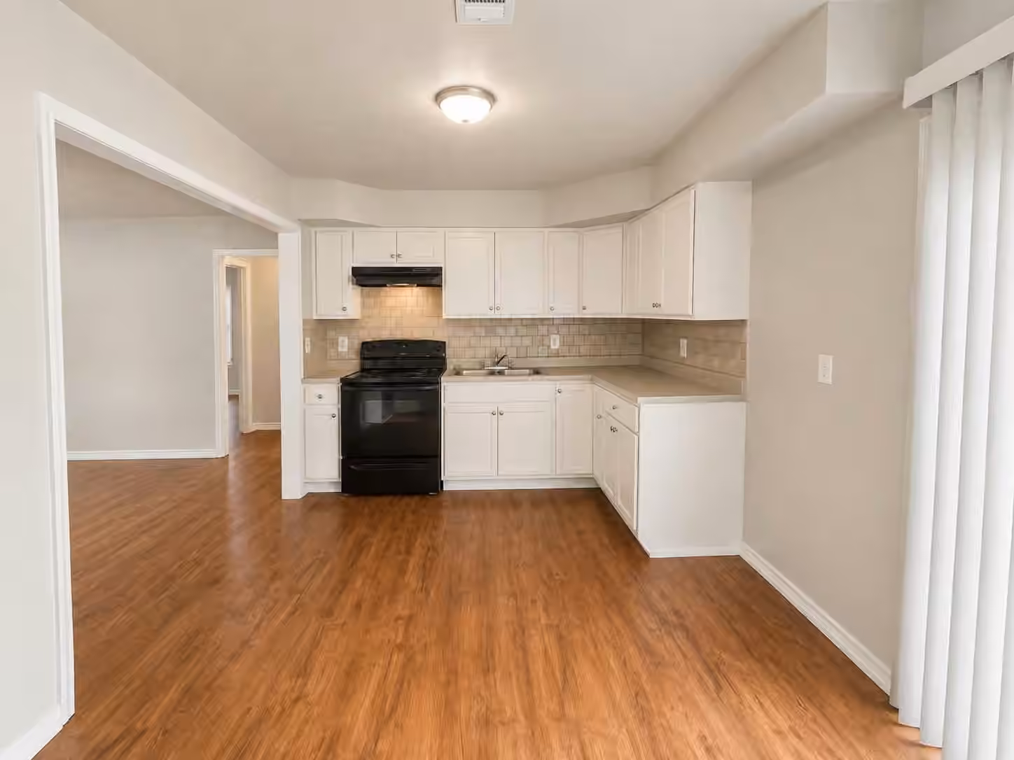 Photo 3 of 1521 4th Avenue N, Texas City, TX