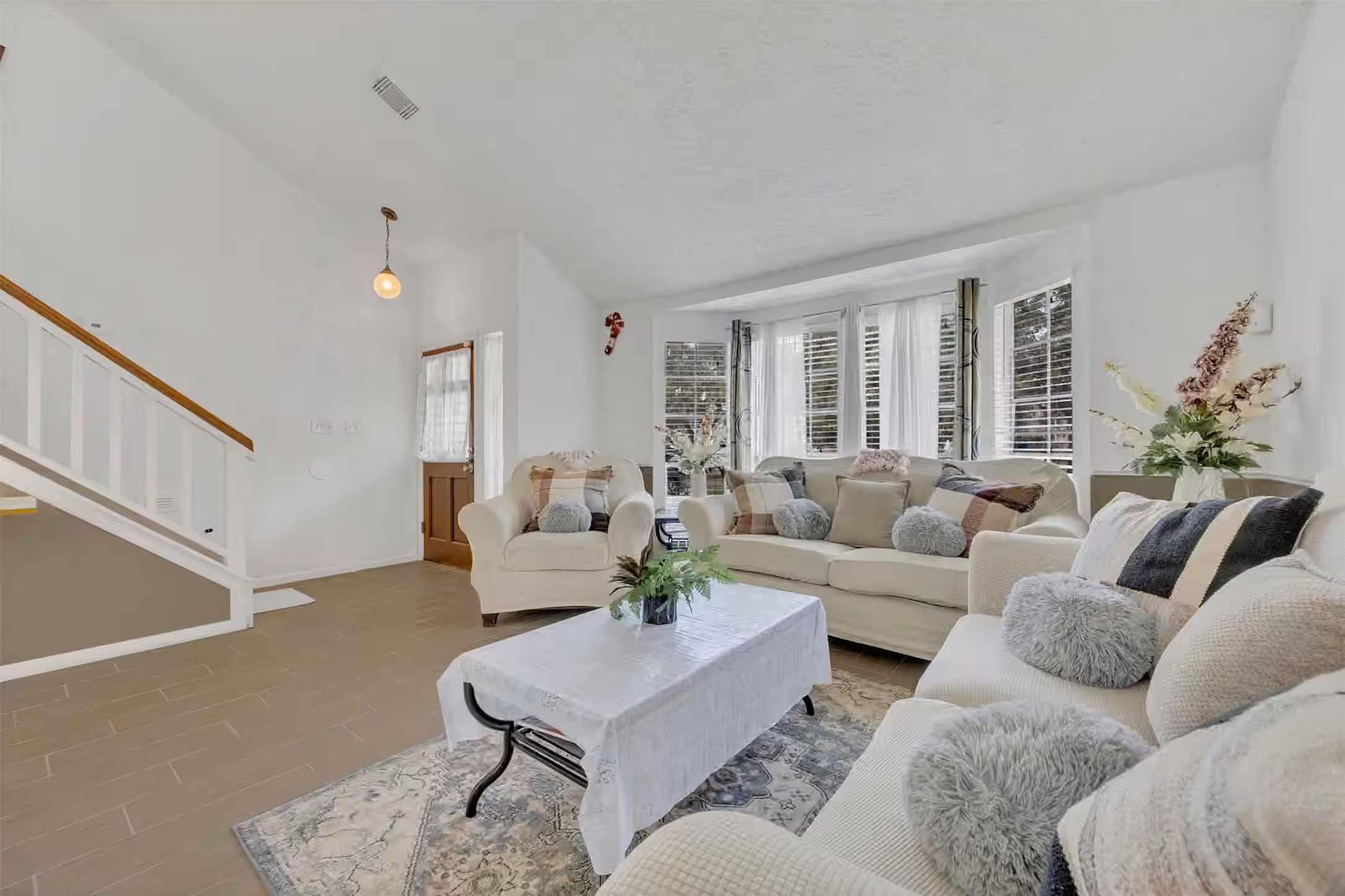 Photo 4 of 15619 Beechnut Street, Houston, TX