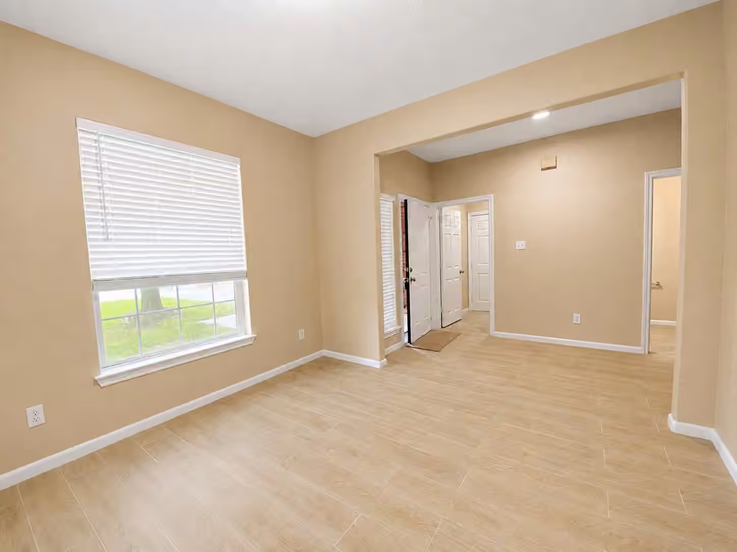 Photo 3 of 215 Doncaster Street, Conroe, TX