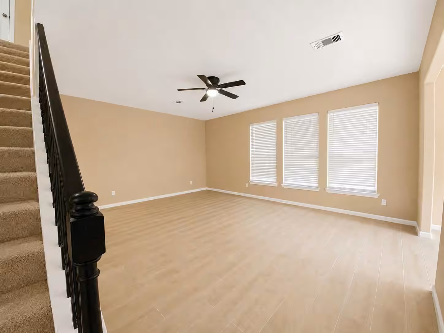 Photo 6 of 215 Doncaster Street, Conroe, TX