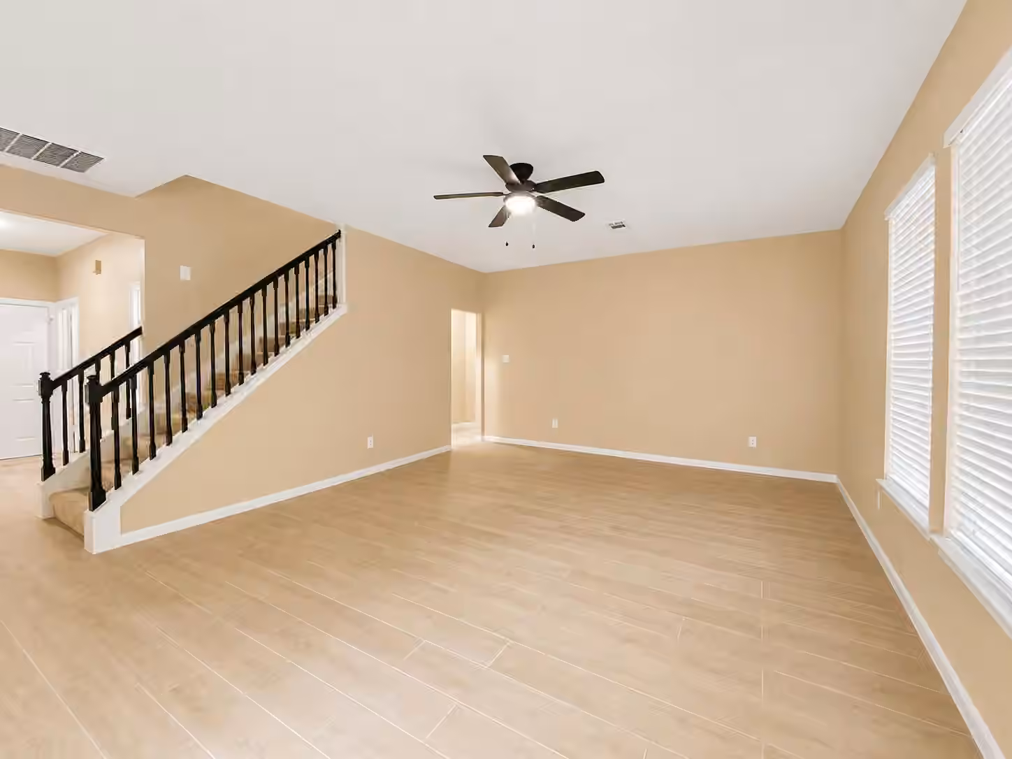 Photo 7 of 215 Doncaster Street, Conroe, TX