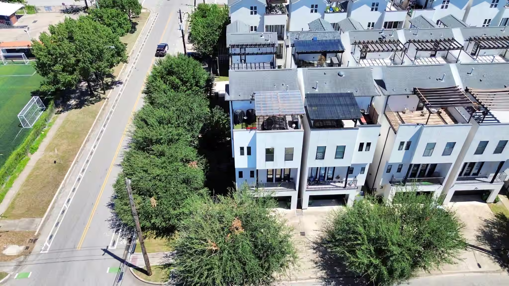 Photo 2 of 1303 Live Oak Street, Houston, TX