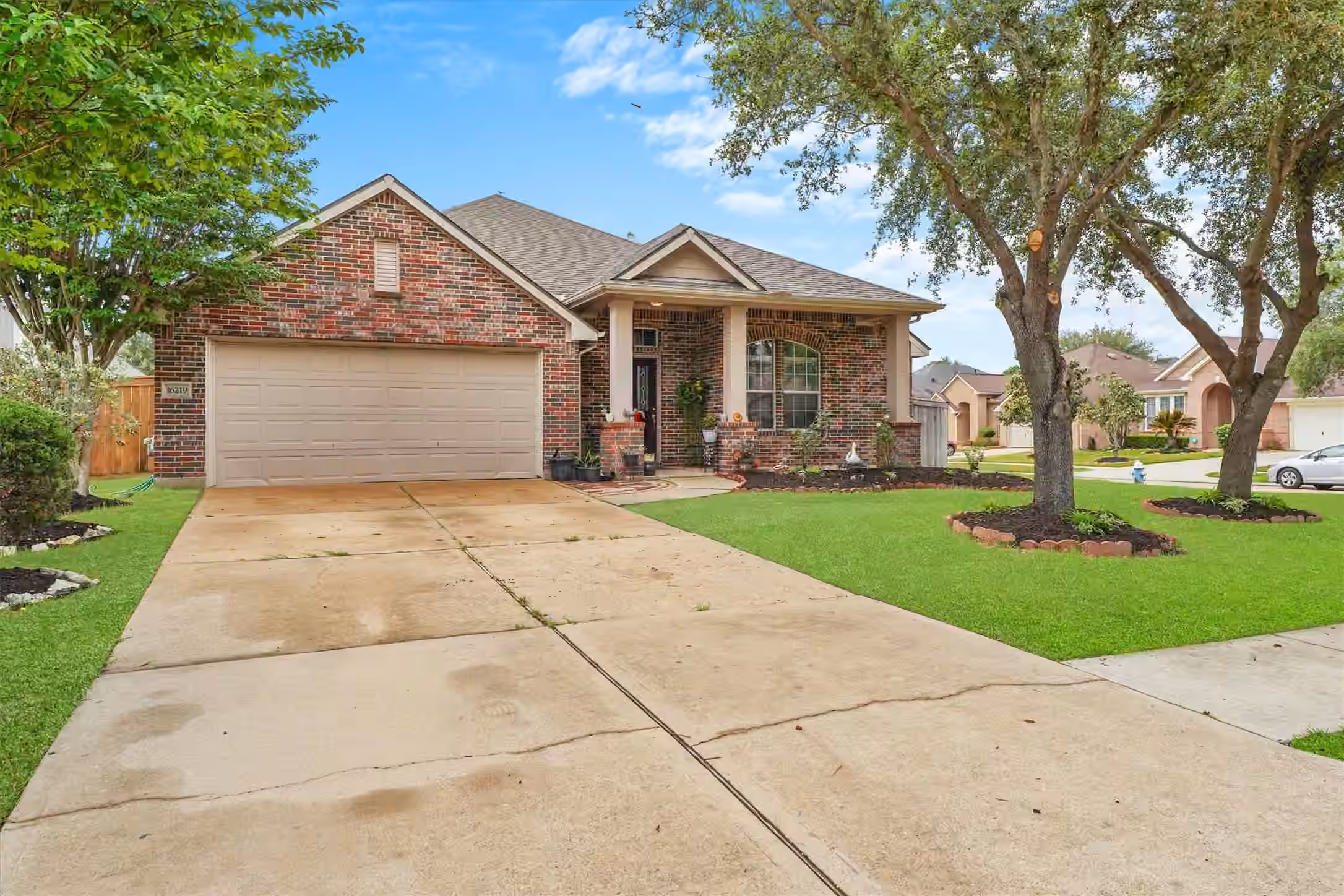 Photo 5 of 16219 Wilmington Park Lane, Houston, TX
