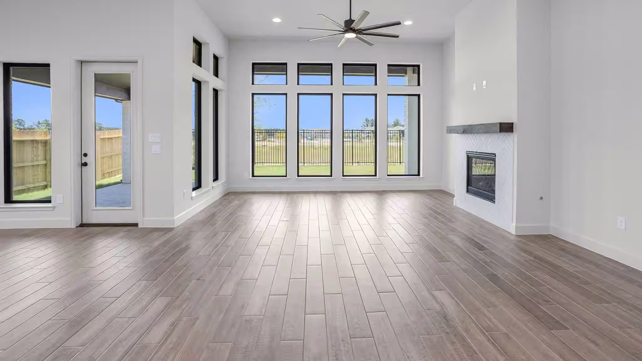 Photo 7 of 16242 Darling Lucille Lane, Conroe, TX