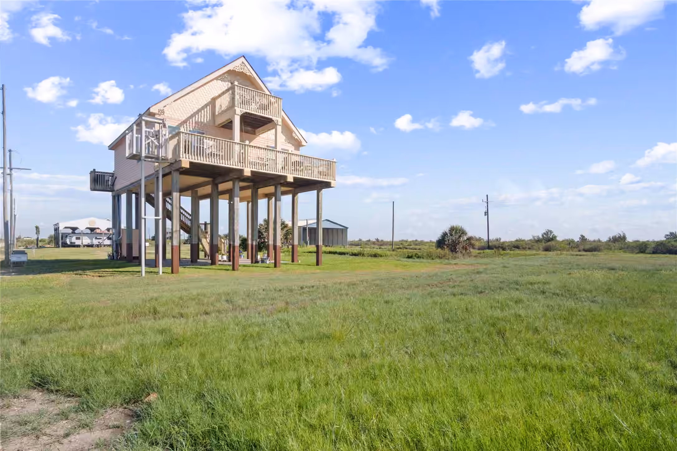 Photo of 1044 Waco Road, Gilchrist, TX 77617