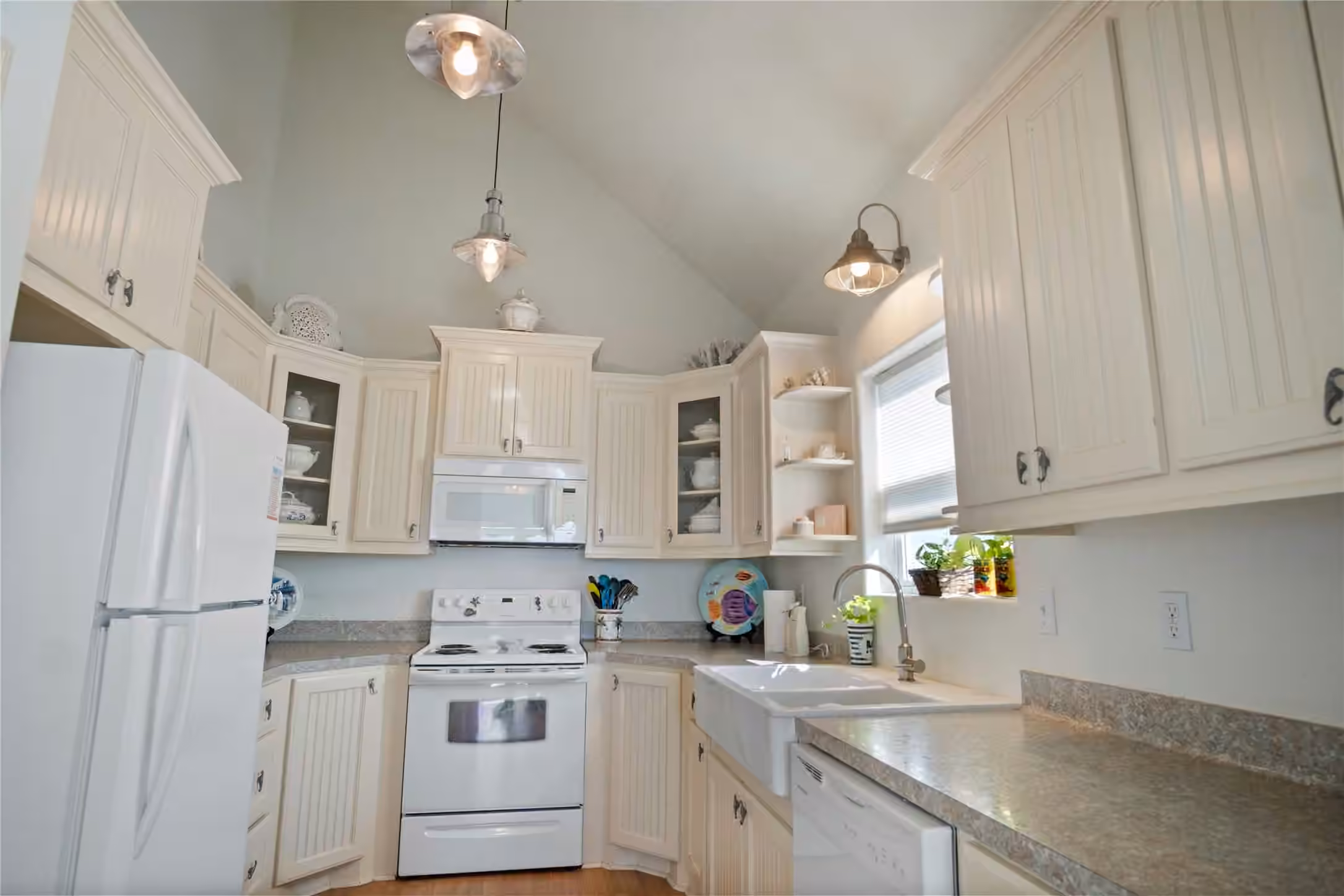 Photo 7 of 1044 Waco Road, Gilchrist, TX