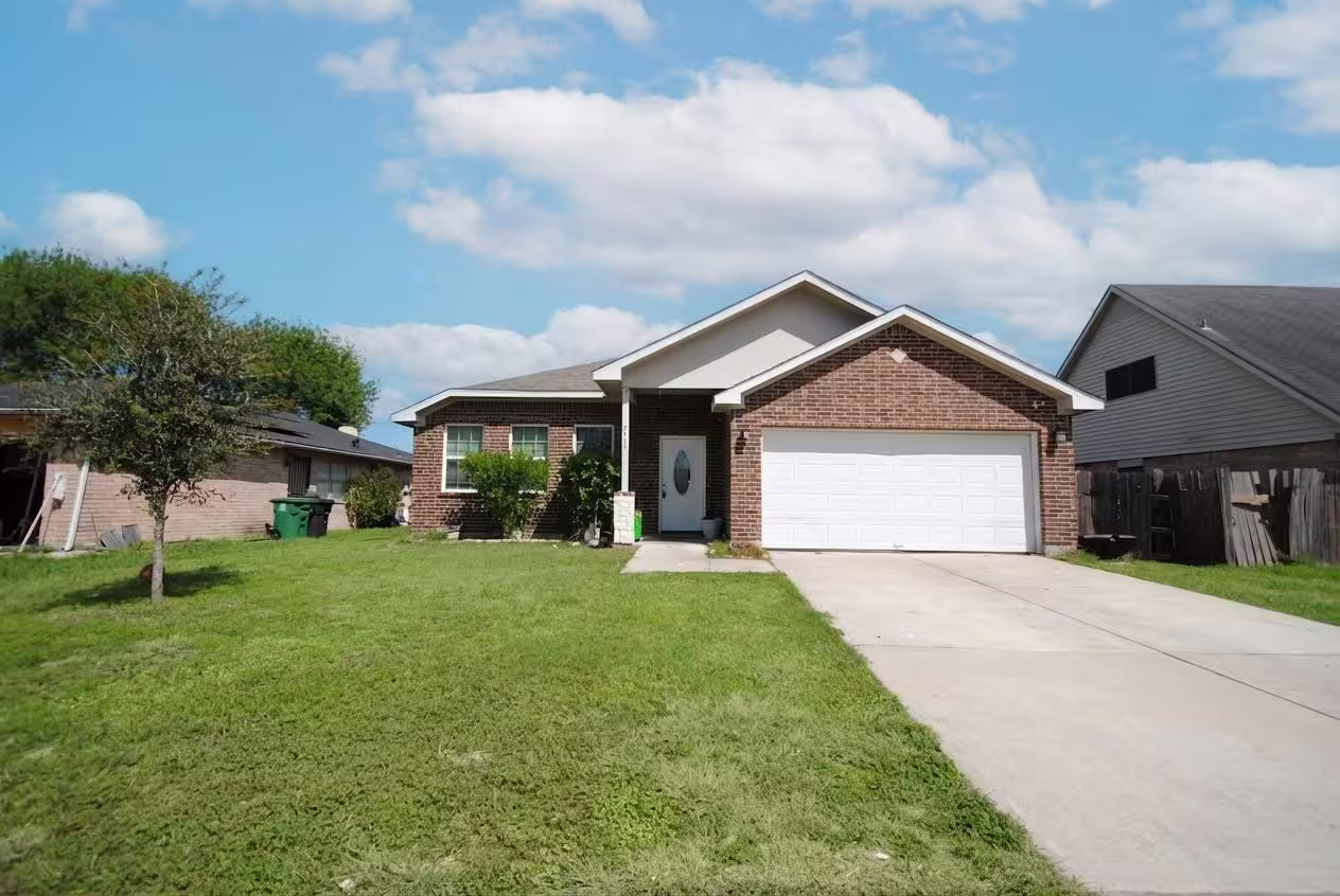 Photo 2 of 7414 Maczali Drive, Houston, TX