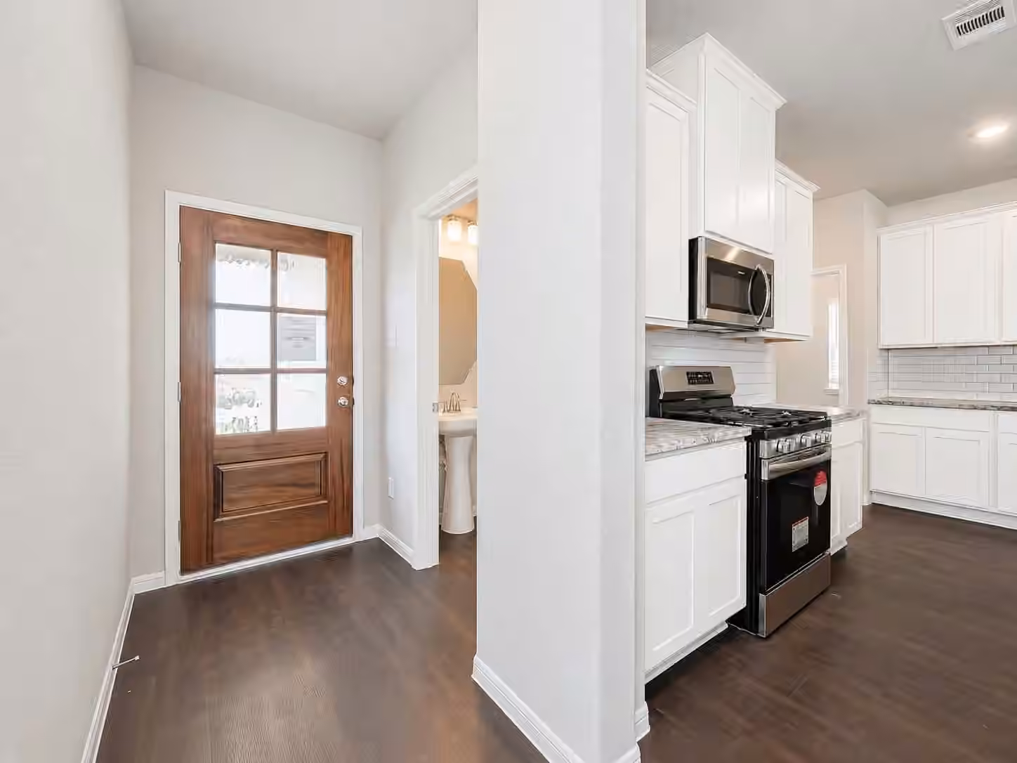 Photo 2 of 2111 Sanders Brook Drive, Baytown, TX