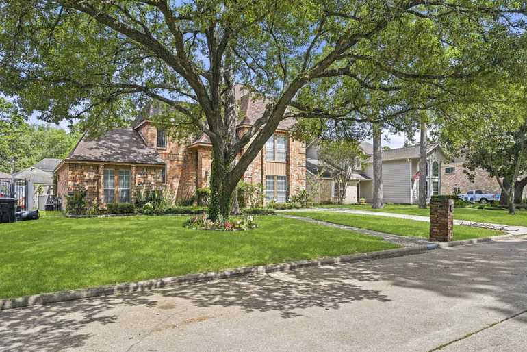 Photo of 12447 Oak Park Drive, Houston, TX