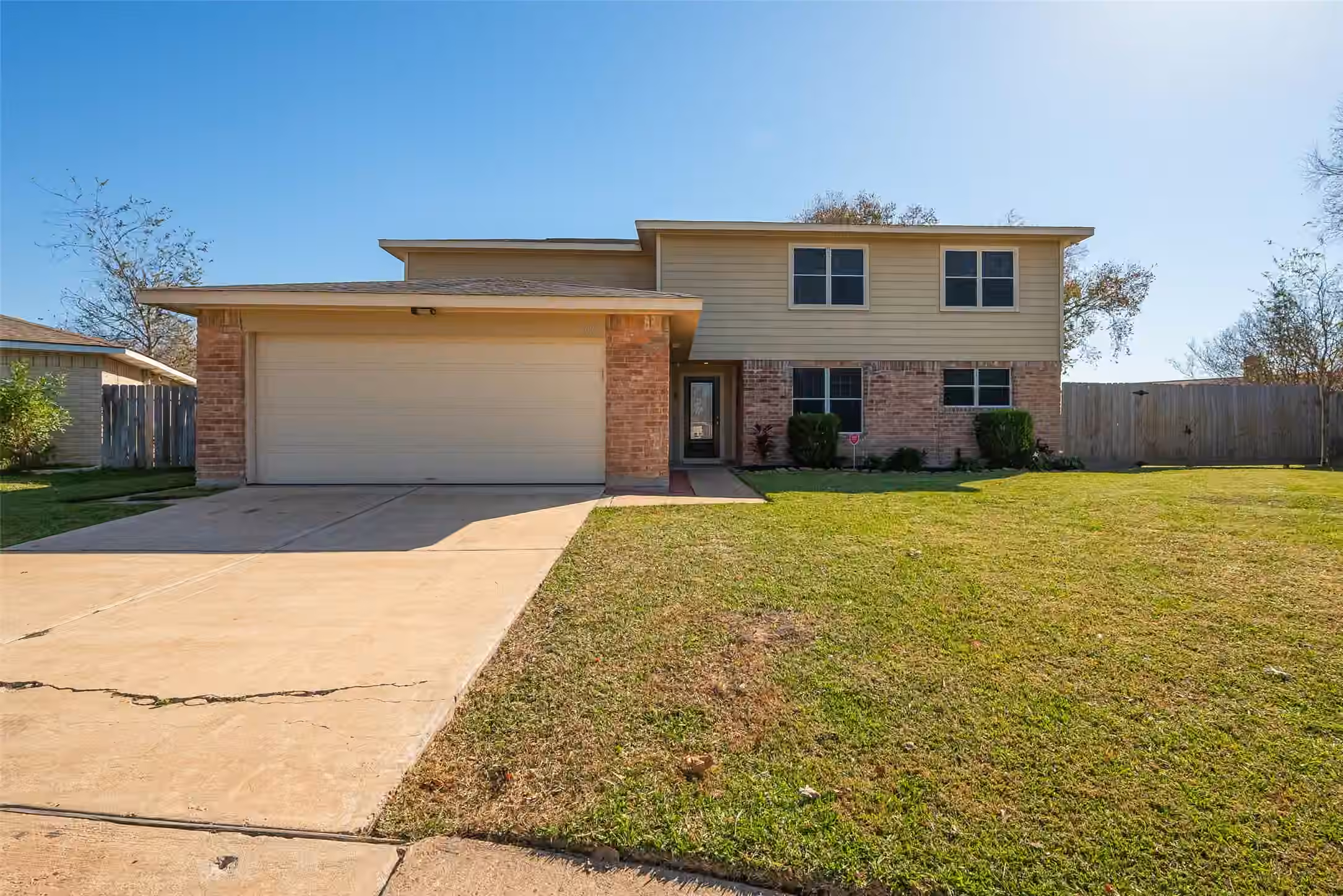 Photo of 13703 Templar Lane, Sugar Land, TX 77498