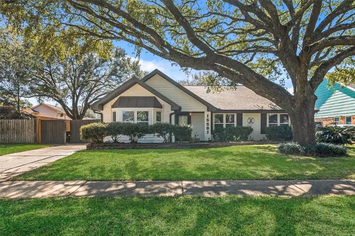 Photo of 15507 Four Leaf Drive, Houston, TX