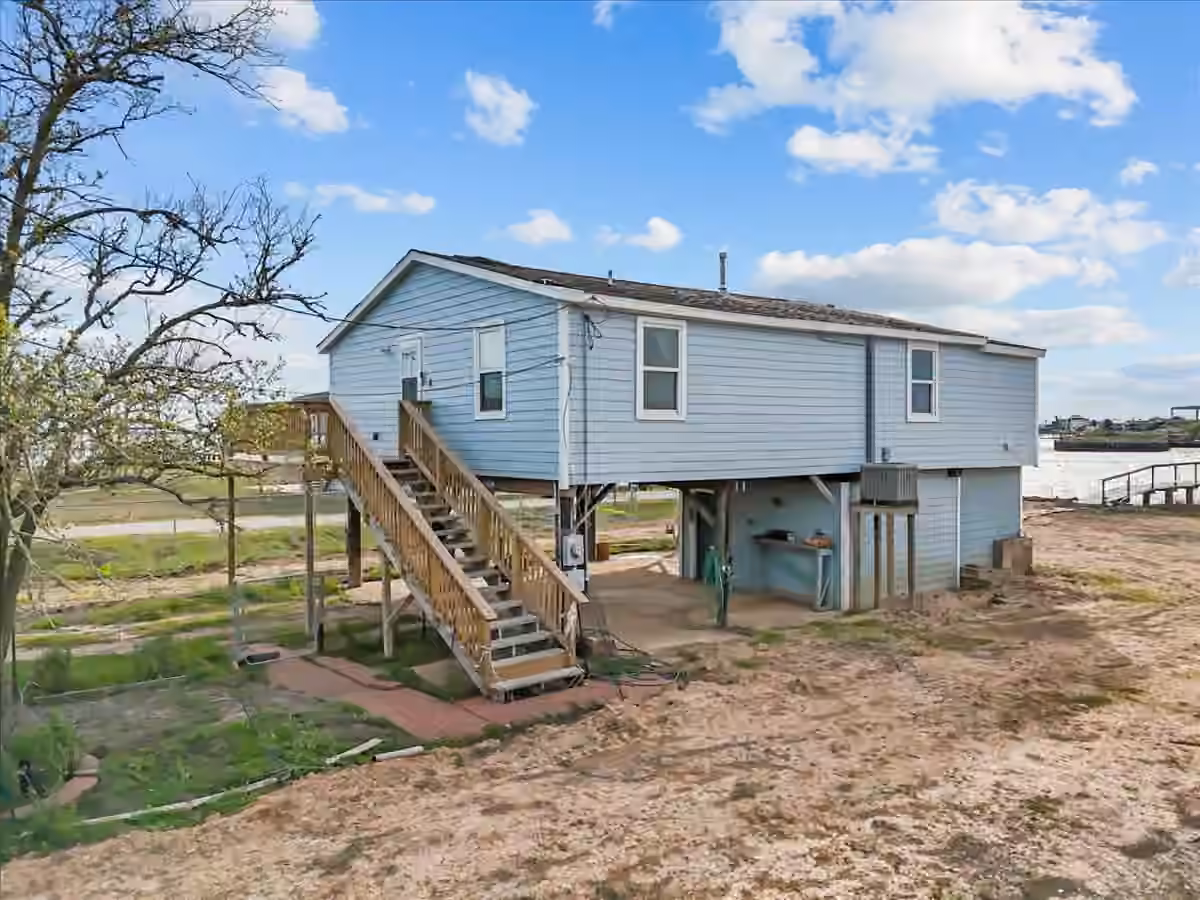 Photo 6 of 1048 16th Street, Dickinson, TX