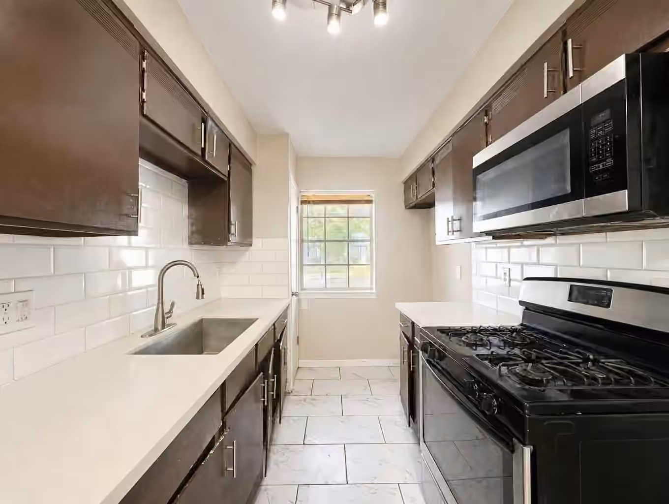 Photo 5 of 12610 S Coast Drive, Houston, TX