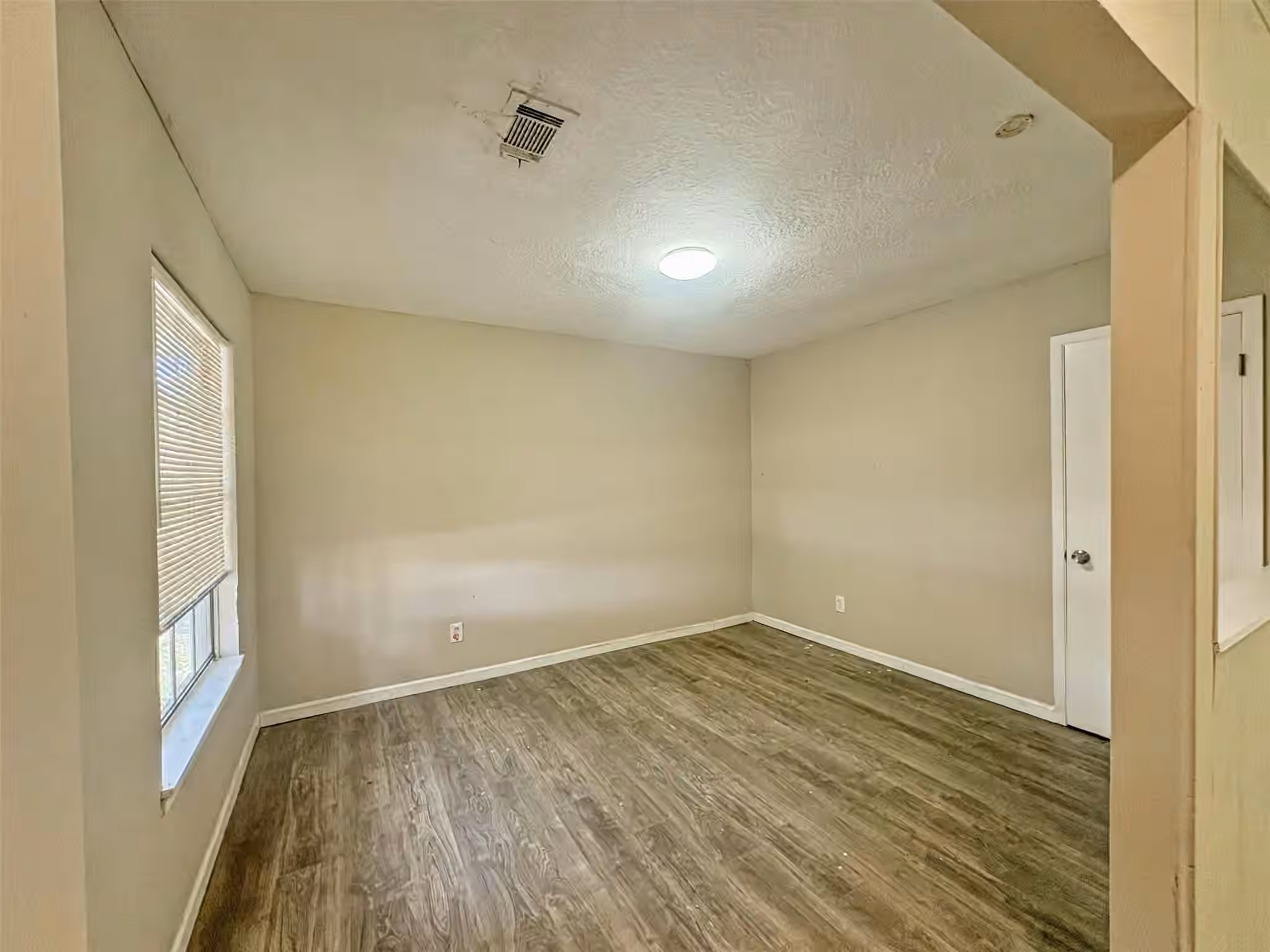 Photo 6 of 12610 S Coast Drive, Houston, TX