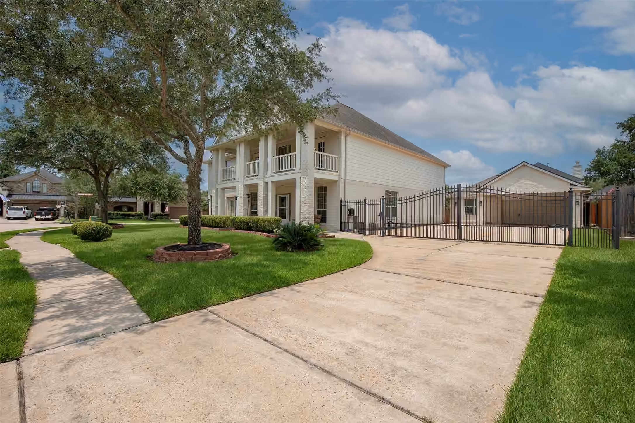 Photo 3 of 3612 Fir Hollow Way, Pearland, TX