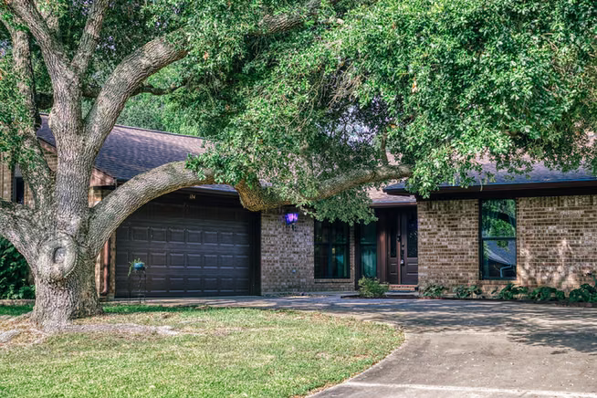 Photo 3 of 104 Machemehl Drive, Bellville, TX