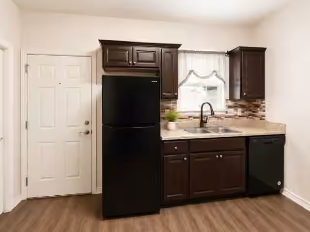 Photo 4 of 205 De Koven Street, Houston, TX