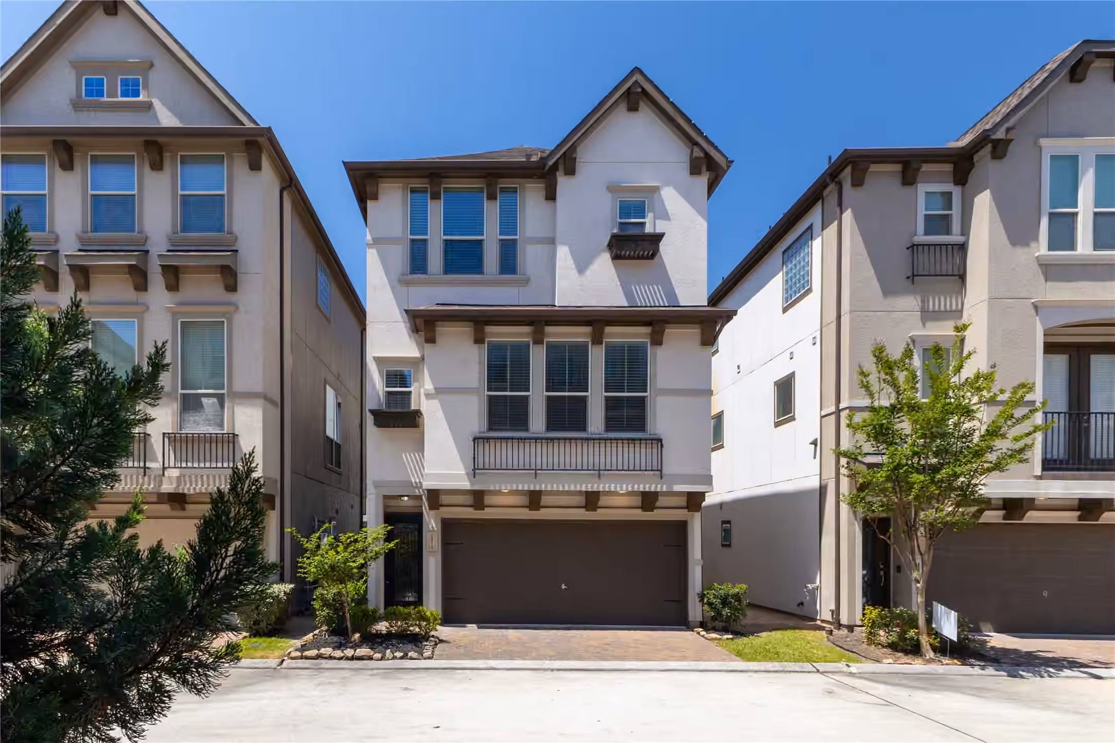 Photo of 1511 Peyton Oaks Place, Houston, TX 77043