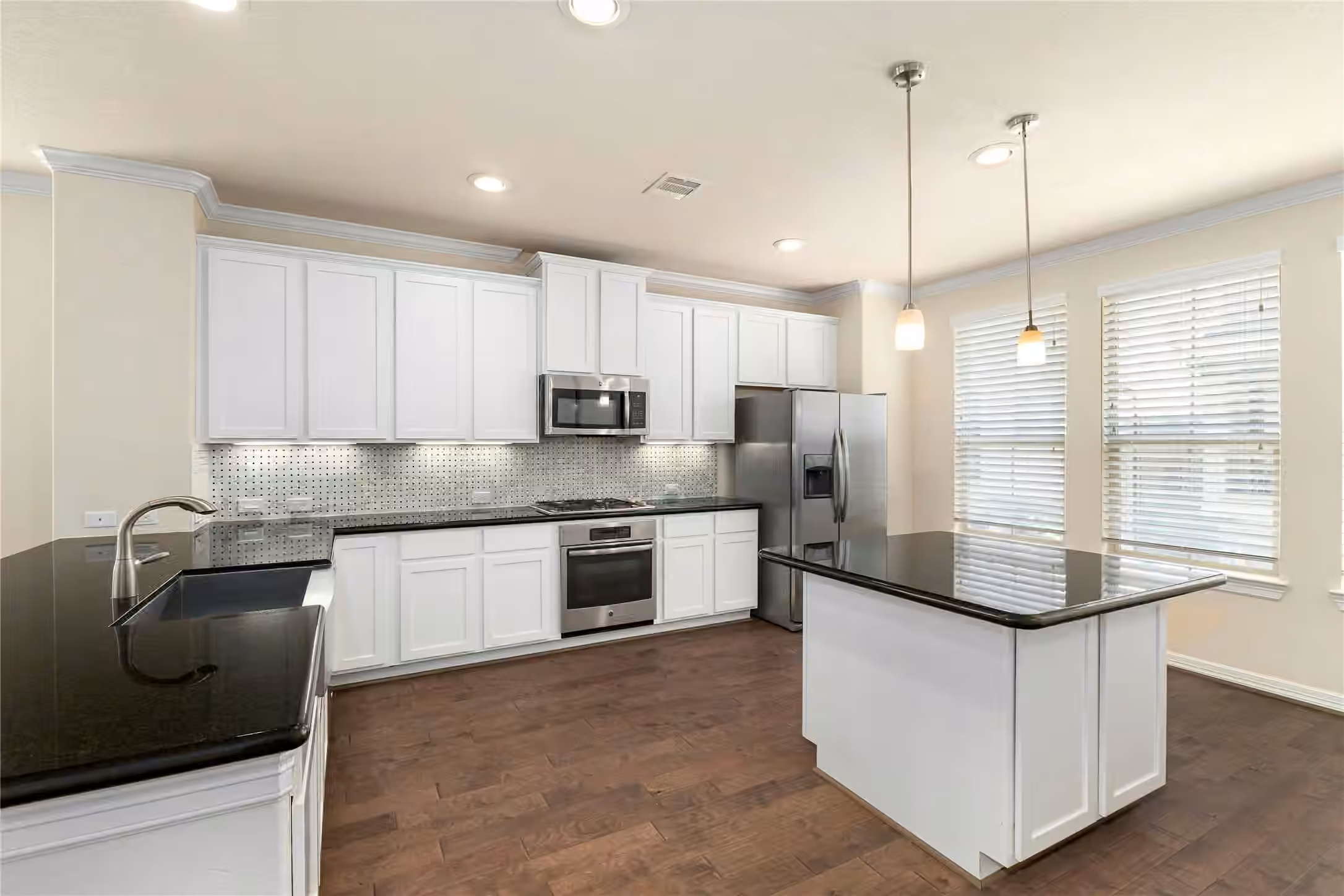 Photo 6 of 1511 Peyton Oaks Place, Houston, TX