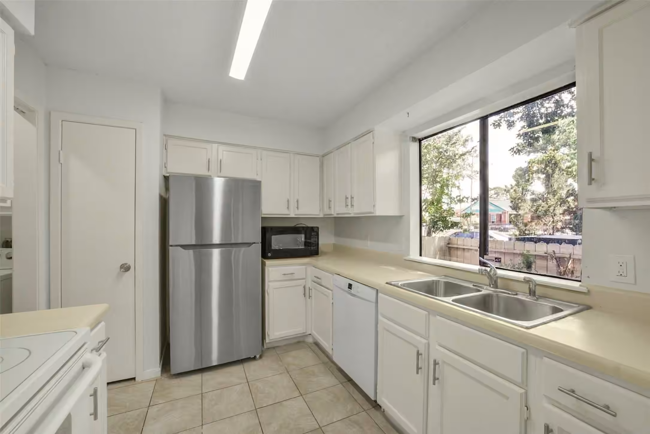 Photo 7 of 17401 Red Oak Drive 66, Houston, TX