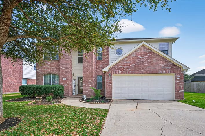 Photo 3 of 5118 Cove Creek, Baytown, TX