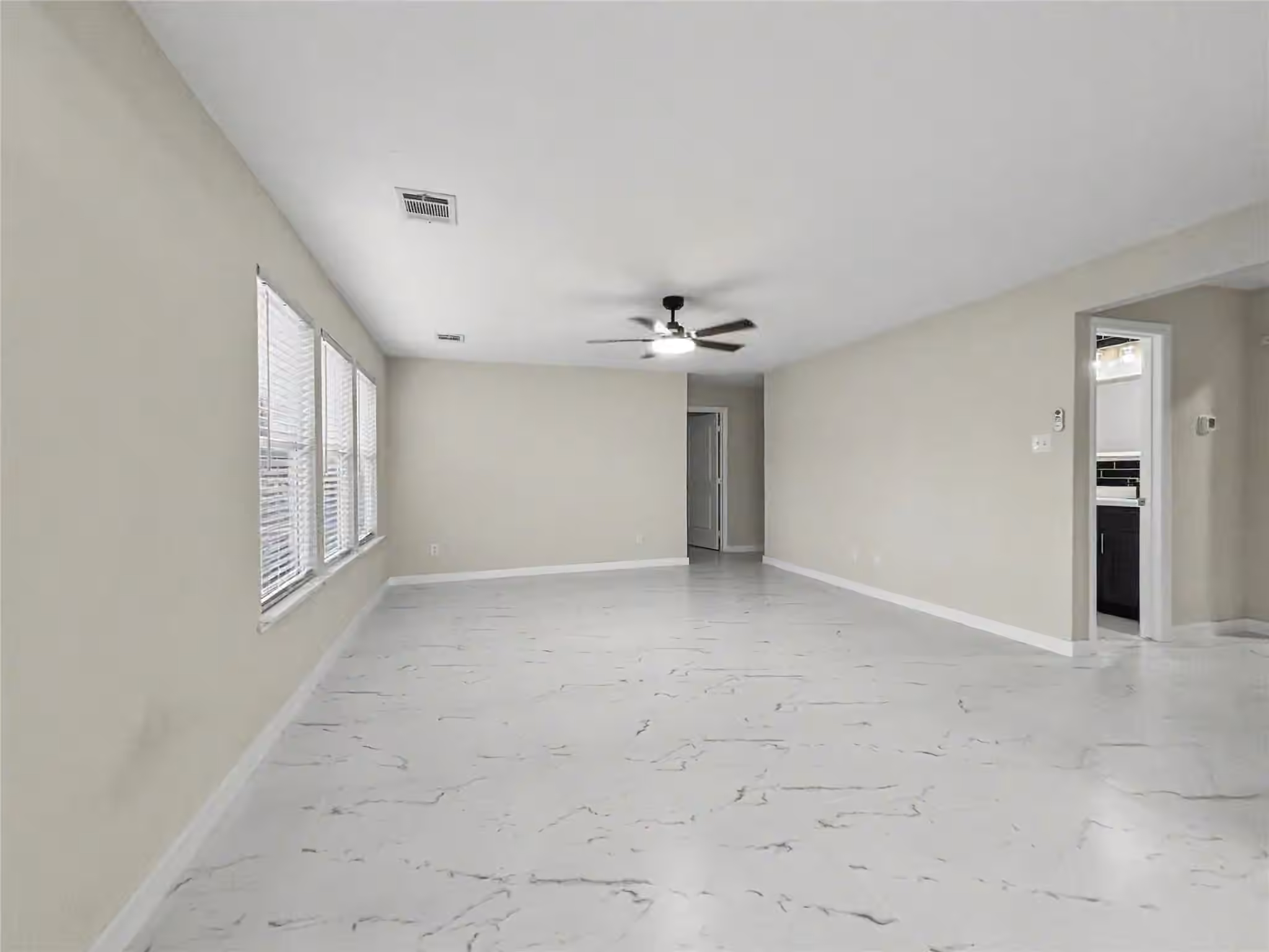 Photo 6 of 15810 Pilgrim Hall Drive, Friendswood, TX