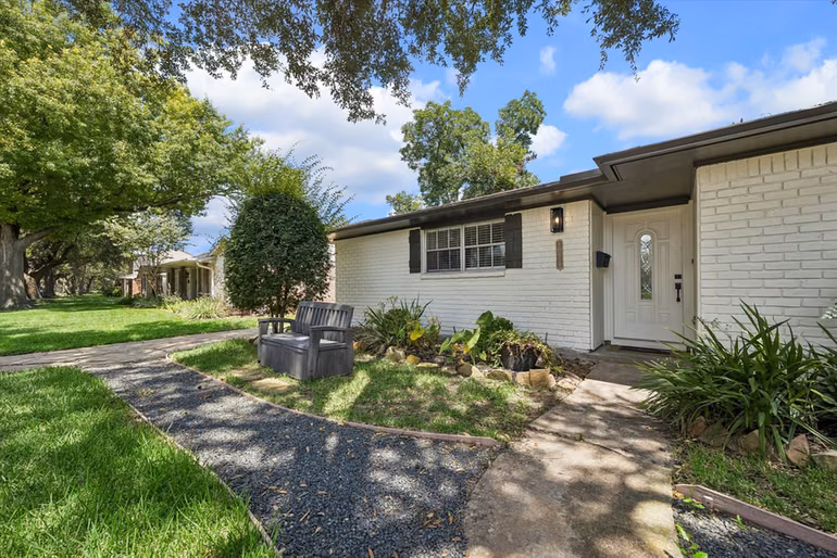 Photo 2 of 10618 Wickersham Lane, Houston, TX