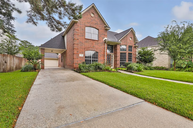 Photo 3 of 3526 Whispering Brook Drive, Kingwood, TX