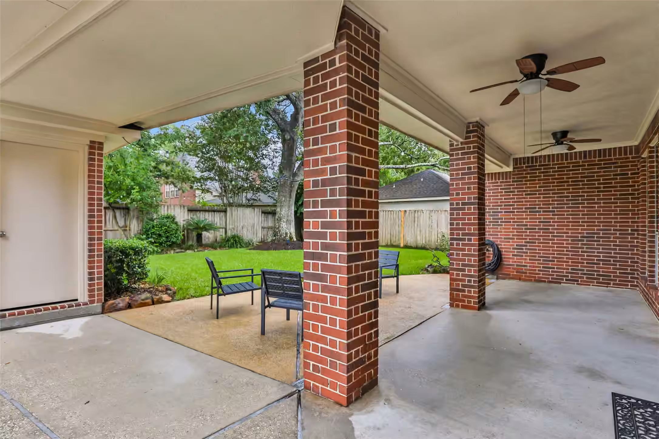 Photo 4 of 3526 Whispering Brook Drive, Kingwood, TX