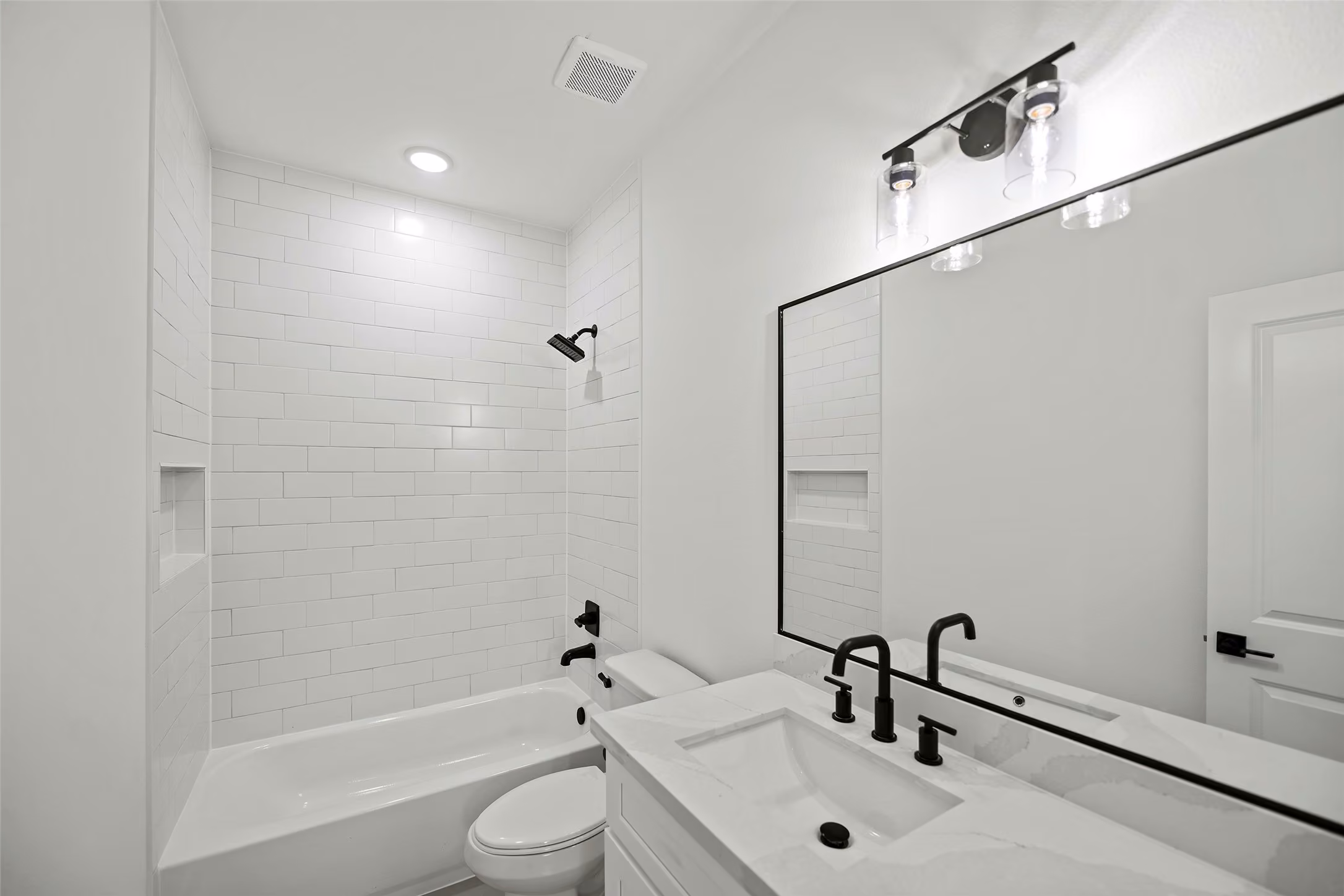 Photo 7 of 870 W Little York Road D, Houston, TX