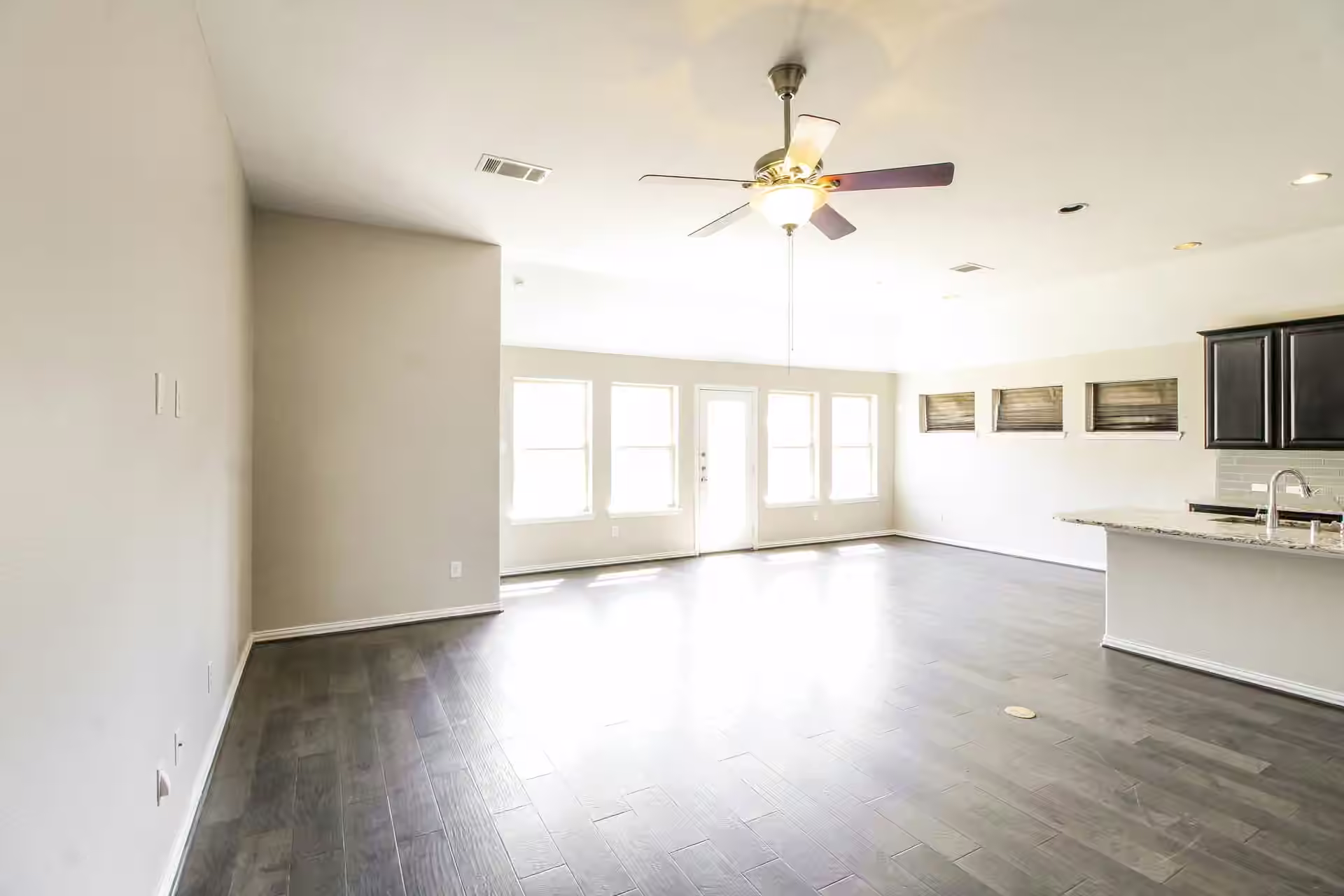 Photo 4 of 12519 Tamaron Drive, Texas City, TX