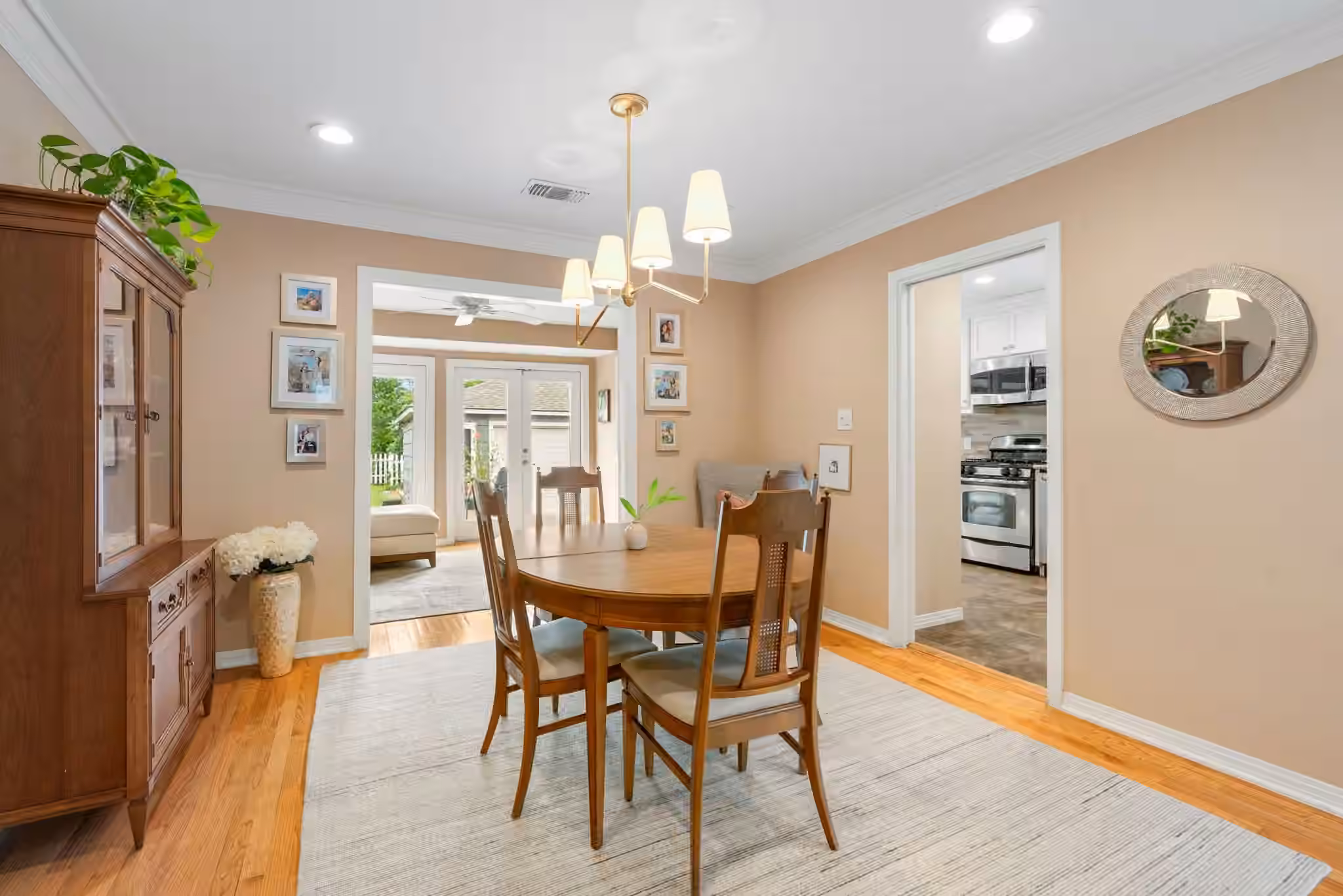 Photo 4 of 1115 Woodhill Road, Houston, TX