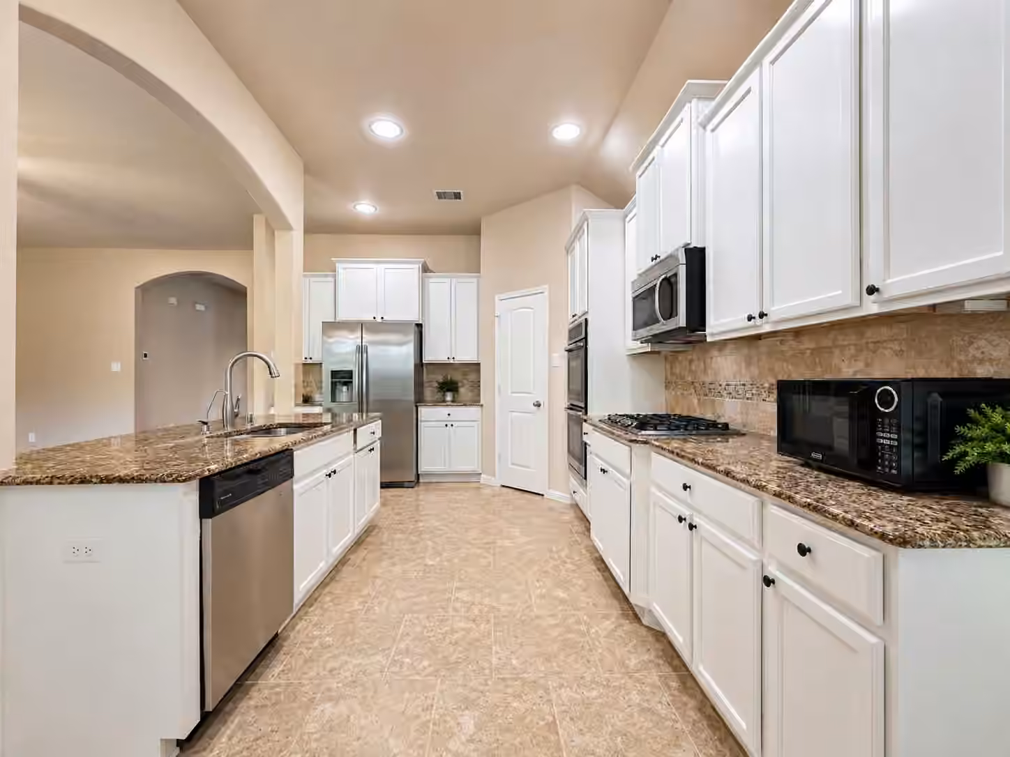 Photo 4 of 13707 Contour Court, Richmond, TX