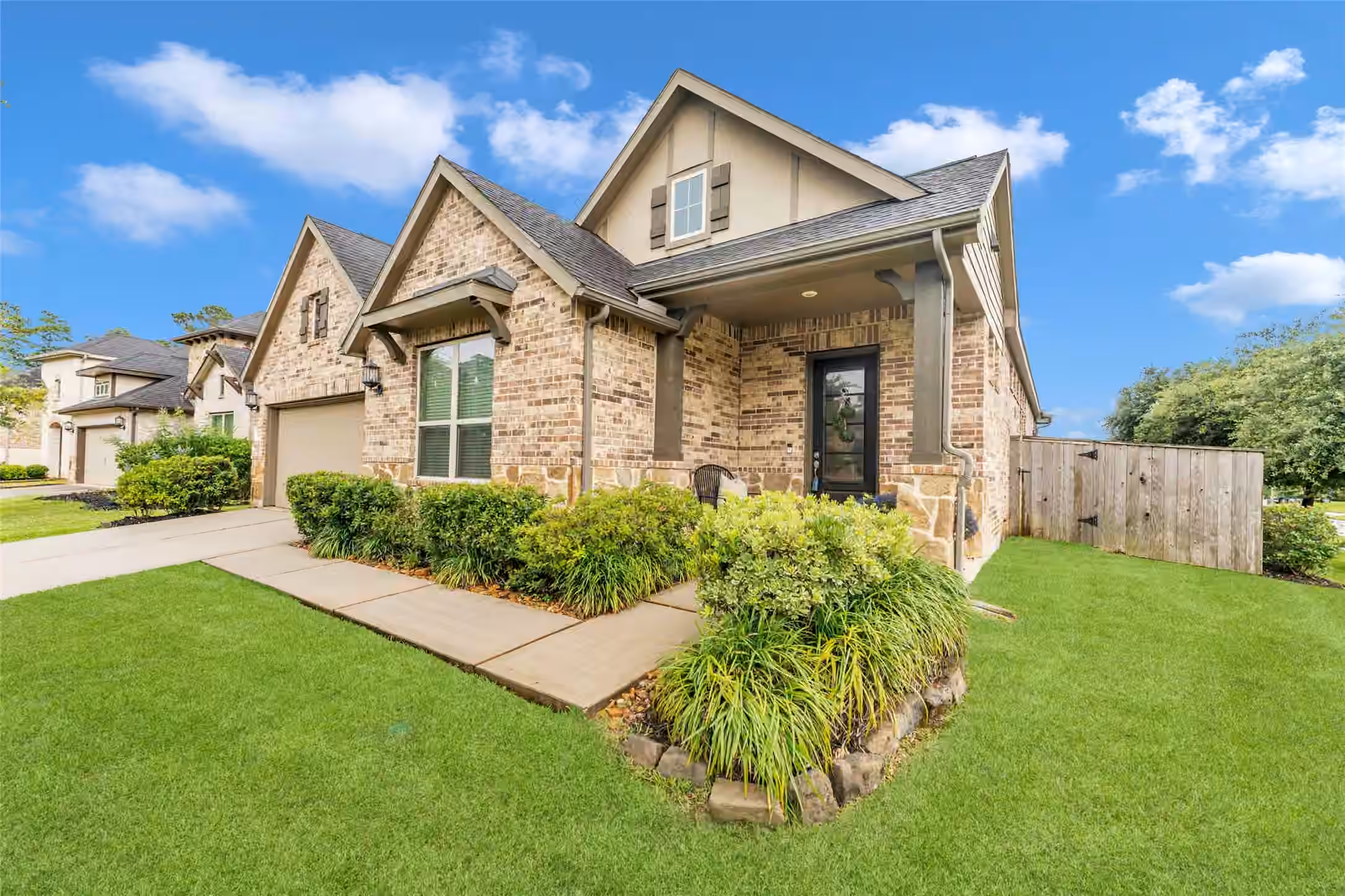 Photo of 561 Rolling Brook Lane, Pinehurst, TX