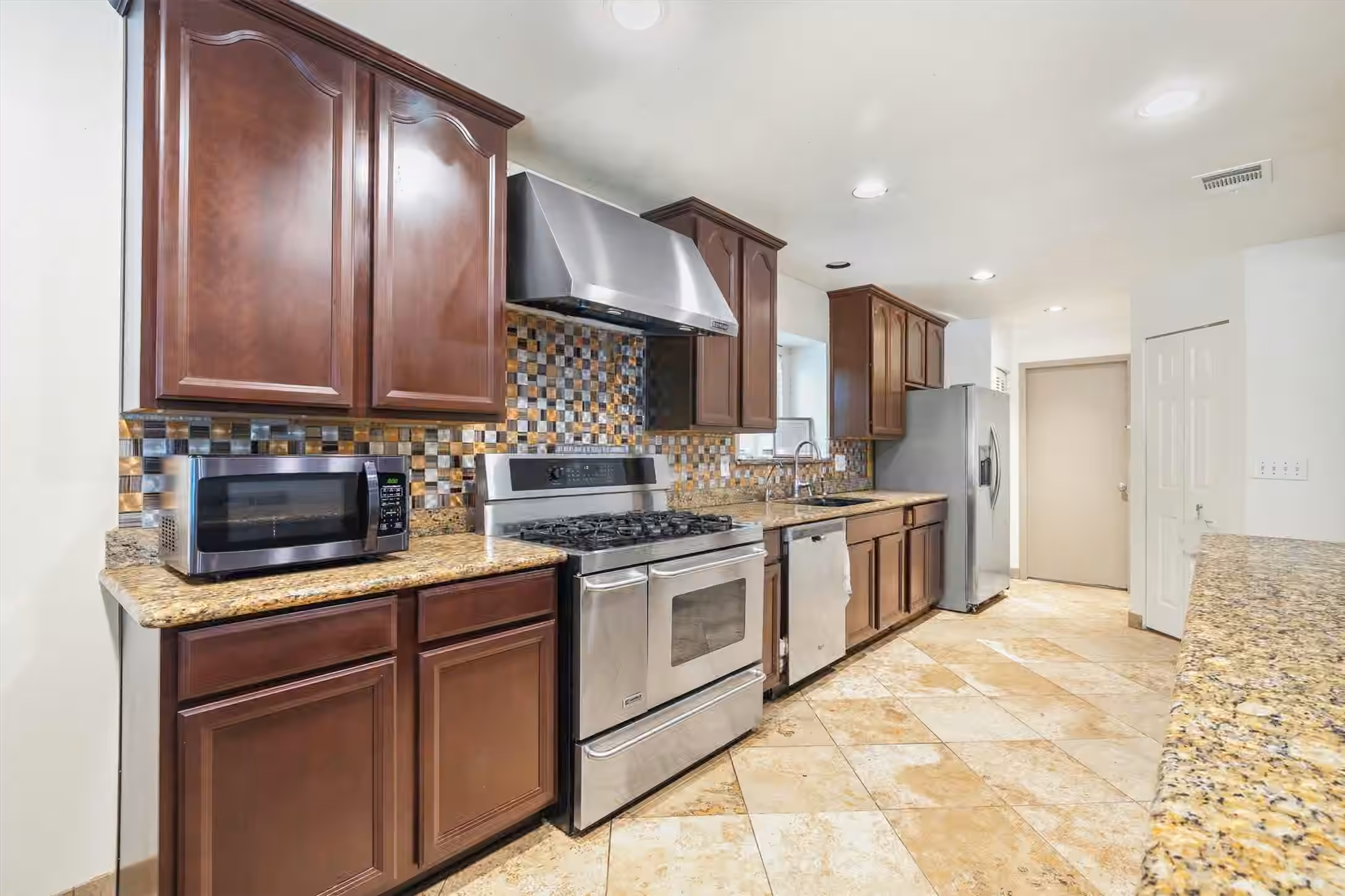 Photo 3 of 14015 Susan Court, Sugar Land, TX