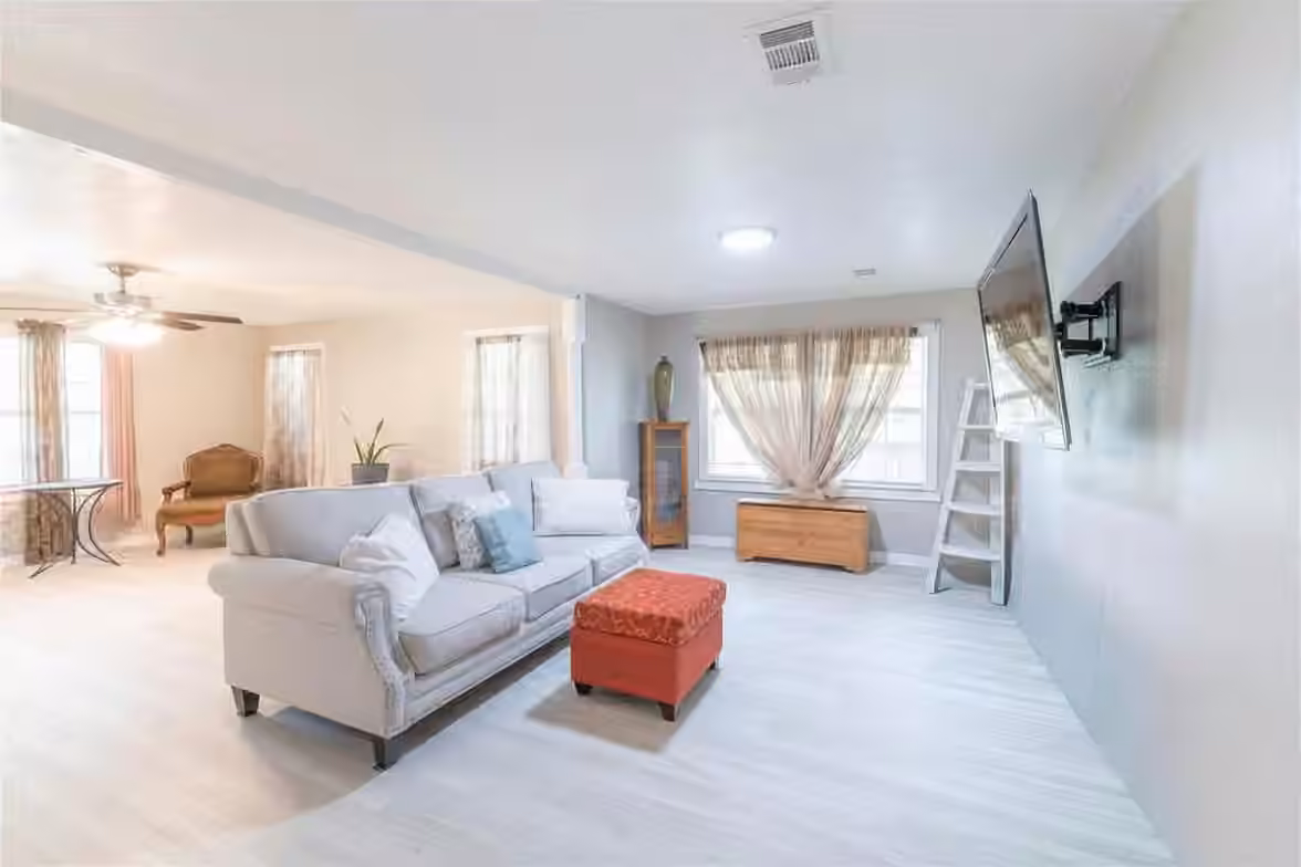 Photo 5 of 2118 Rolling Hills Road, Conroe, TX